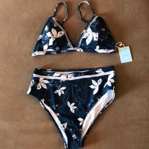 Cupshe highwaisted bikini set